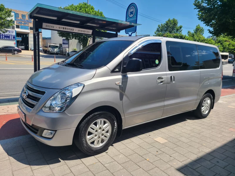 Hyundai Starex