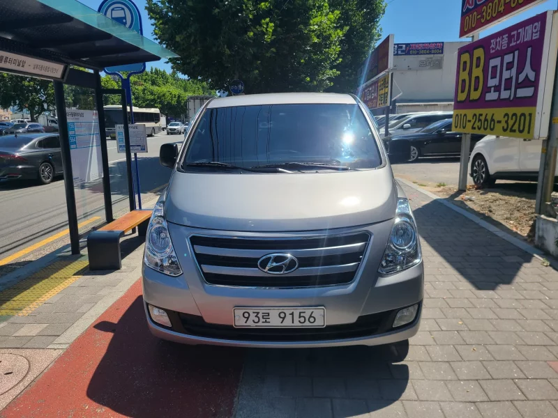 Hyundai Starex