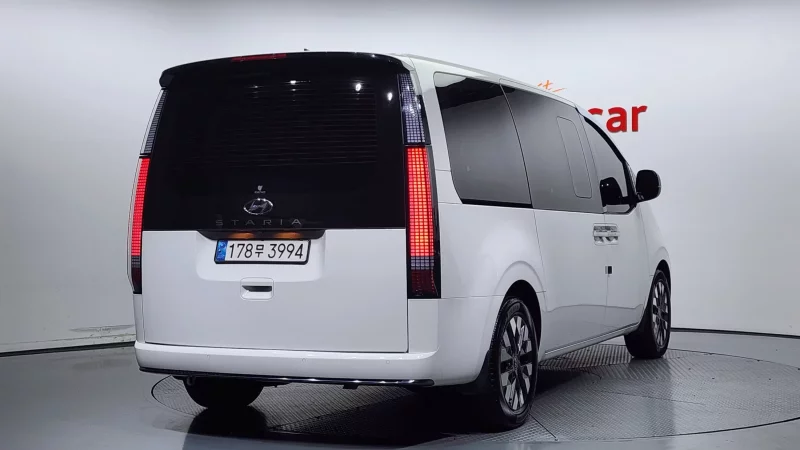 Hyundai Staria