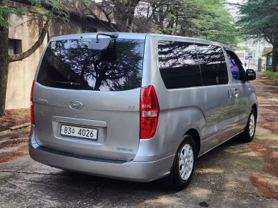 Hyundai Starex