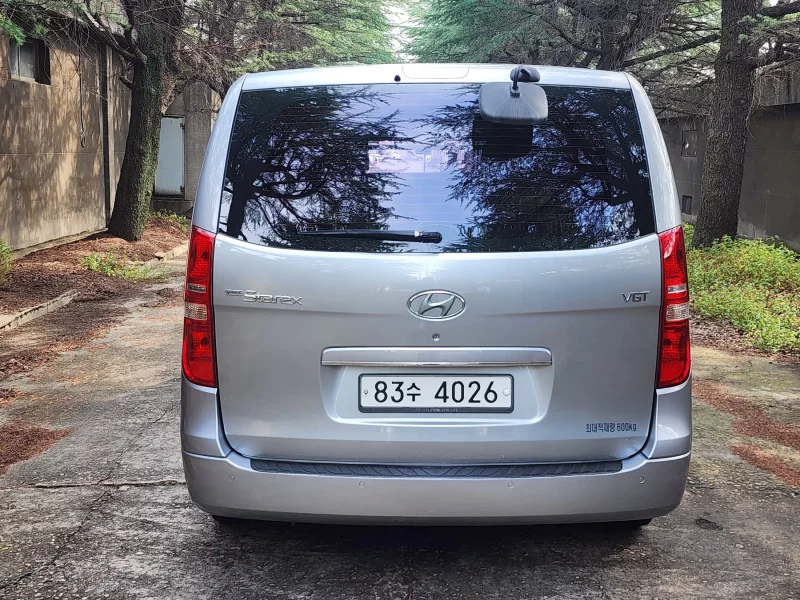 Hyundai Starex