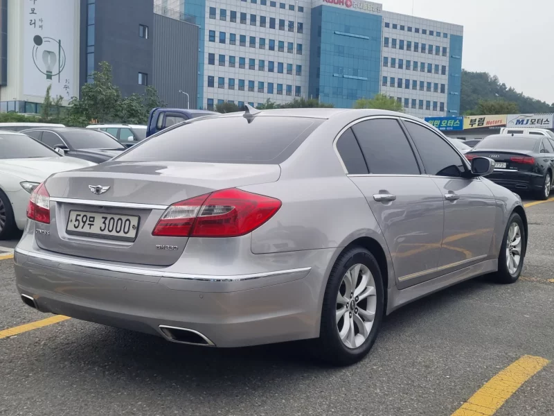 Hyundai Genesis