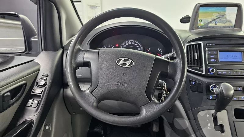 Hyundai Starex