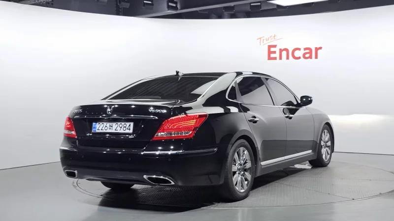 Hyundai Equus