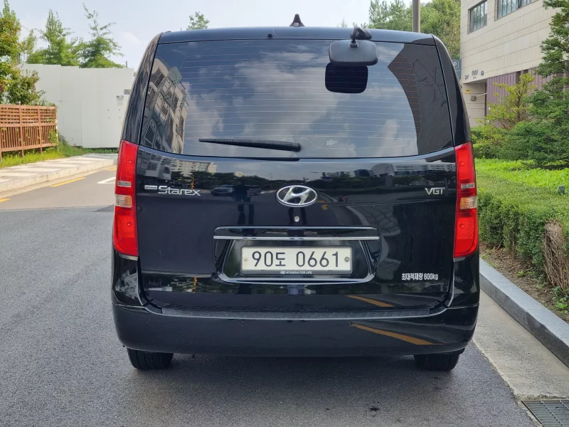 Hyundai Starex