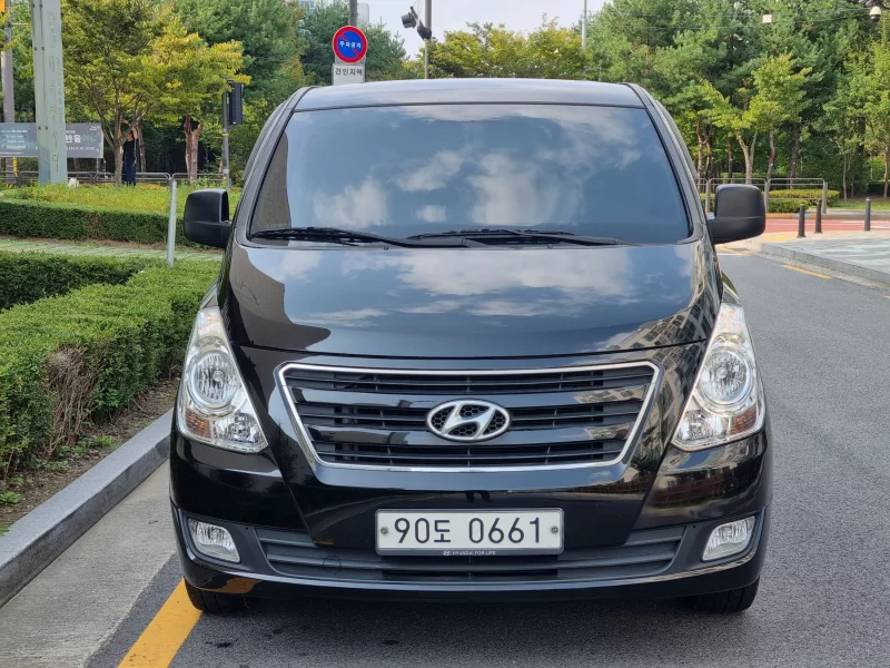 Hyundai Starex