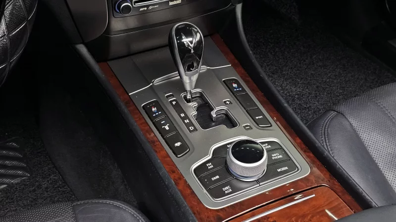 Hyundai Equus
