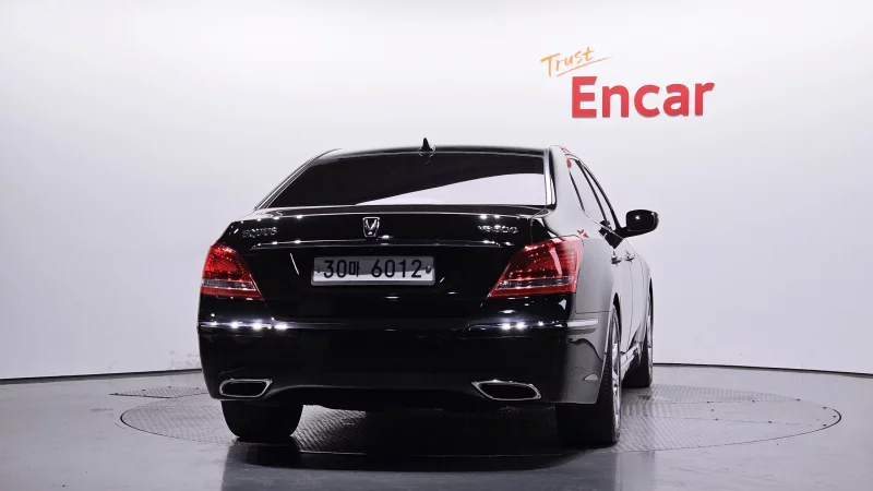Hyundai Equus