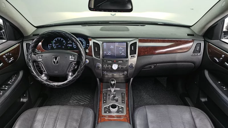 Hyundai Equus