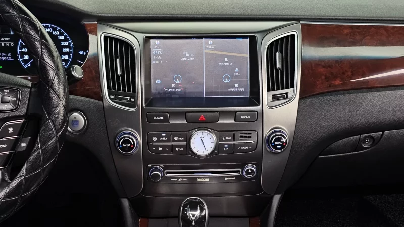 Hyundai Equus