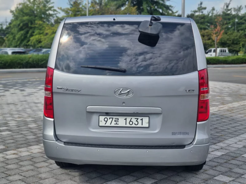 Hyundai Starex