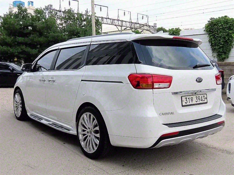 Kia Carnival