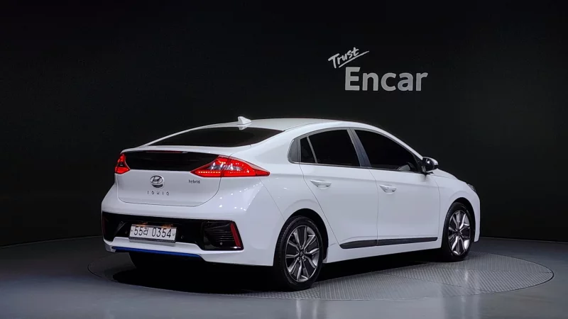 Hyundai Ioniq