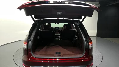 Lincoln AVIATOR