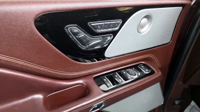 Lincoln AVIATOR