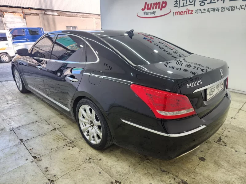 Hyundai Equus
