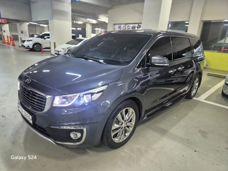 Kia Carnival