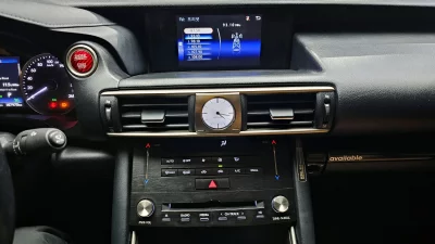 Lexus IS