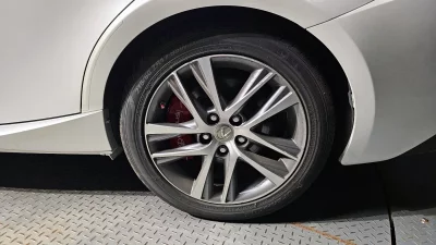 Lexus IS