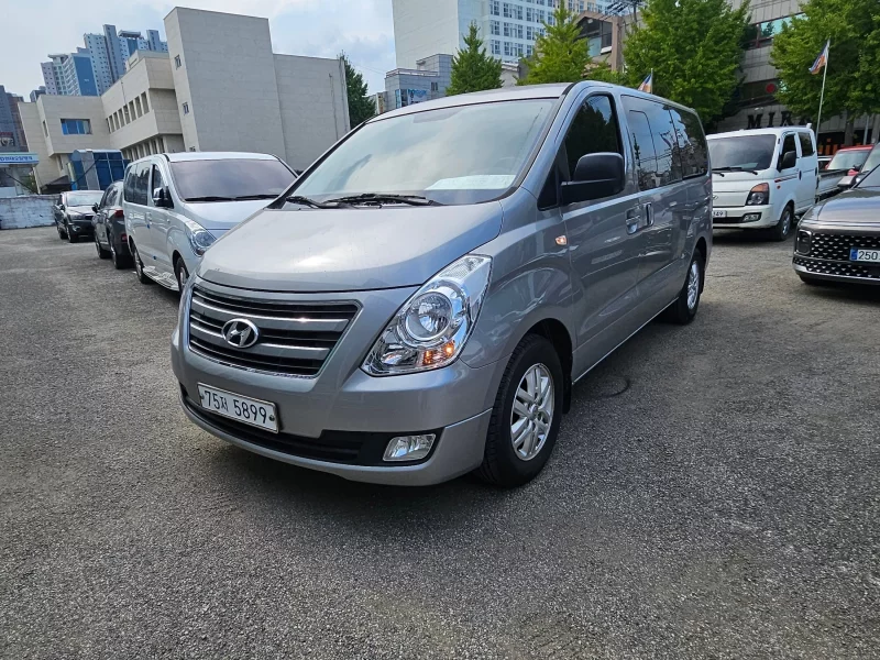 Hyundai Starex