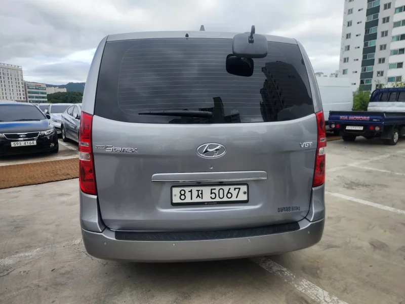 Hyundai Starex
