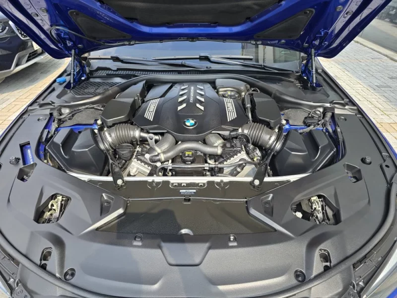 BMW 8-Series