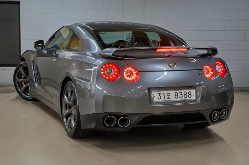 Nissan GT-R