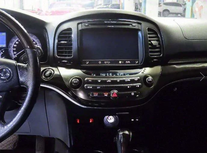 SsangYong Chairman W