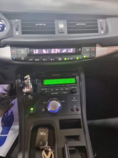 Lexus CT200h
