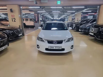 Lexus CT200h