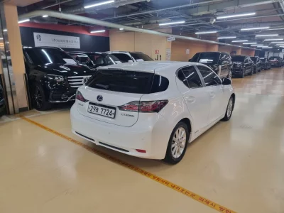 Lexus CT200h
