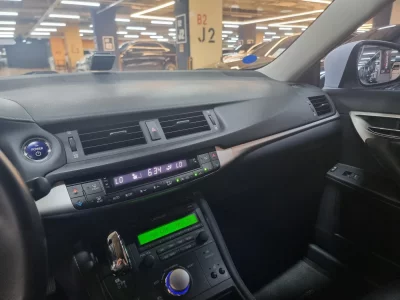 Lexus CT200h