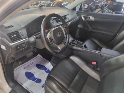 Lexus CT200h