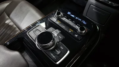 Genesis EQ900