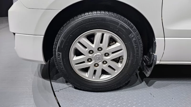 Hyundai Grand Starex