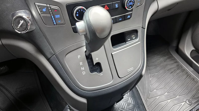 Hyundai Grand Starex