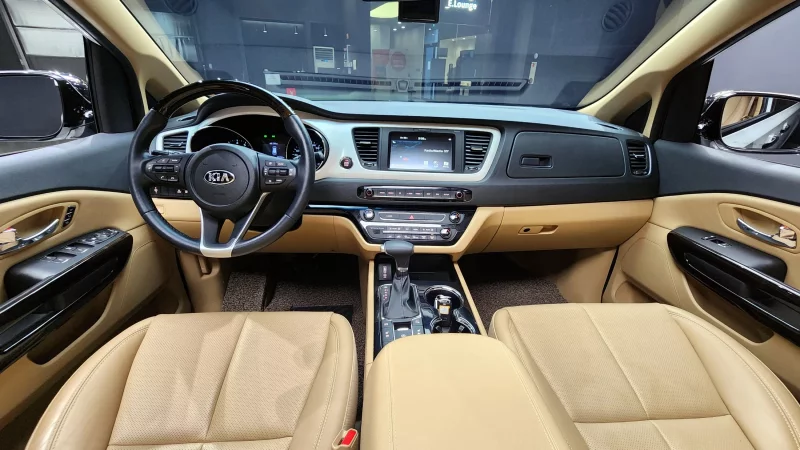 Kia Carnival