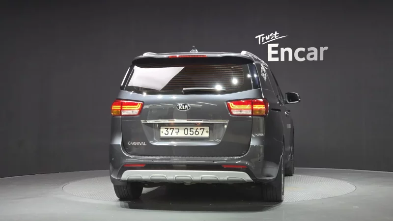 Kia Carnival
