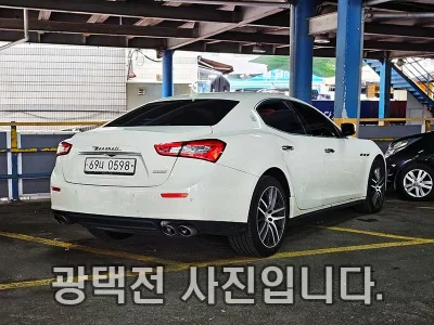 Maserati GHIBLI