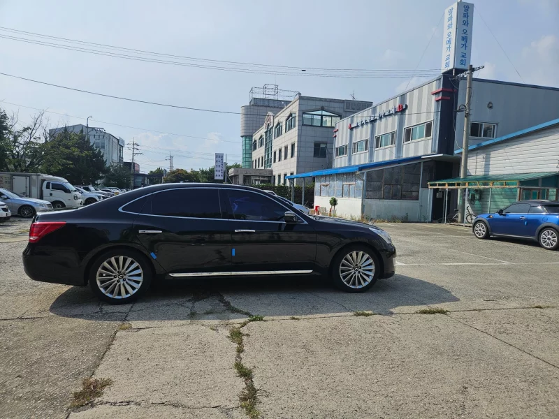 Hyundai Equus