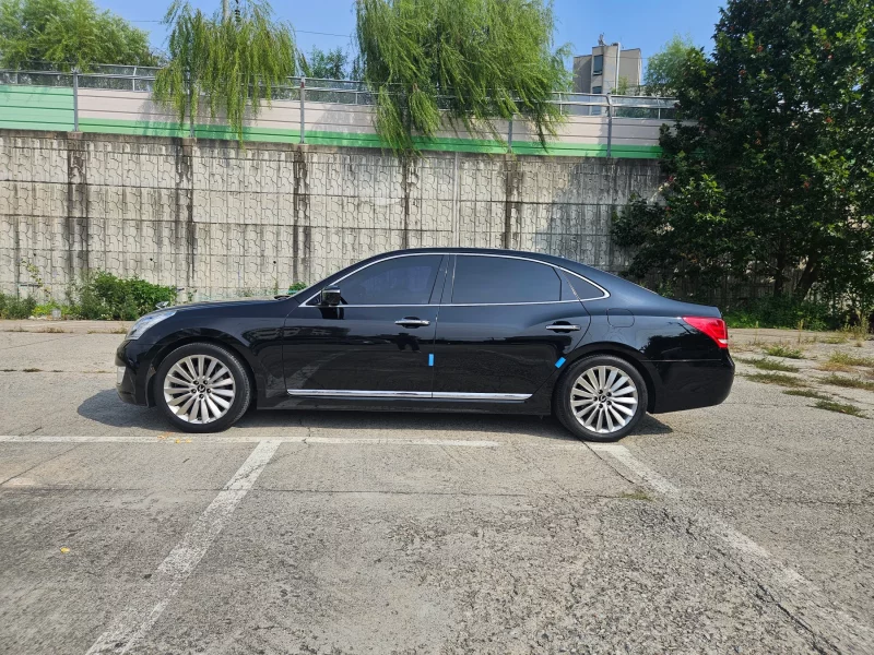 Hyundai Equus