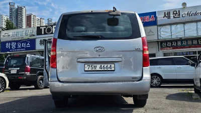 Hyundai Starex