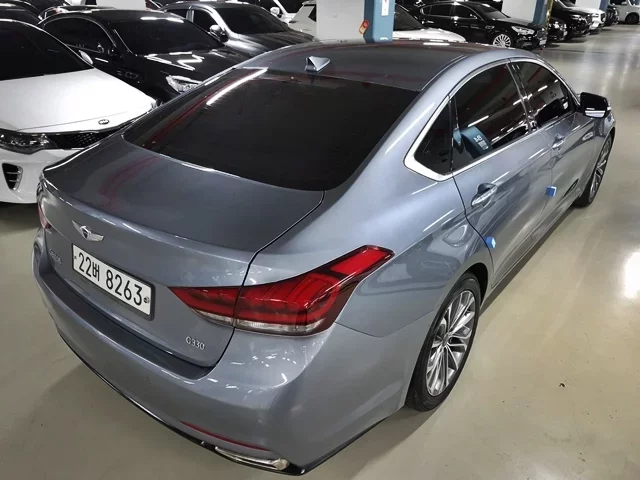 Hyundai Genesis