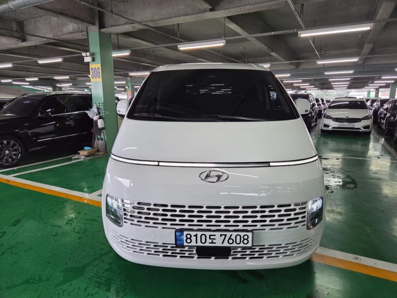 Hyundai Staria