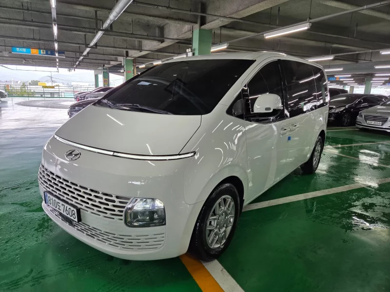 Hyundai Staria