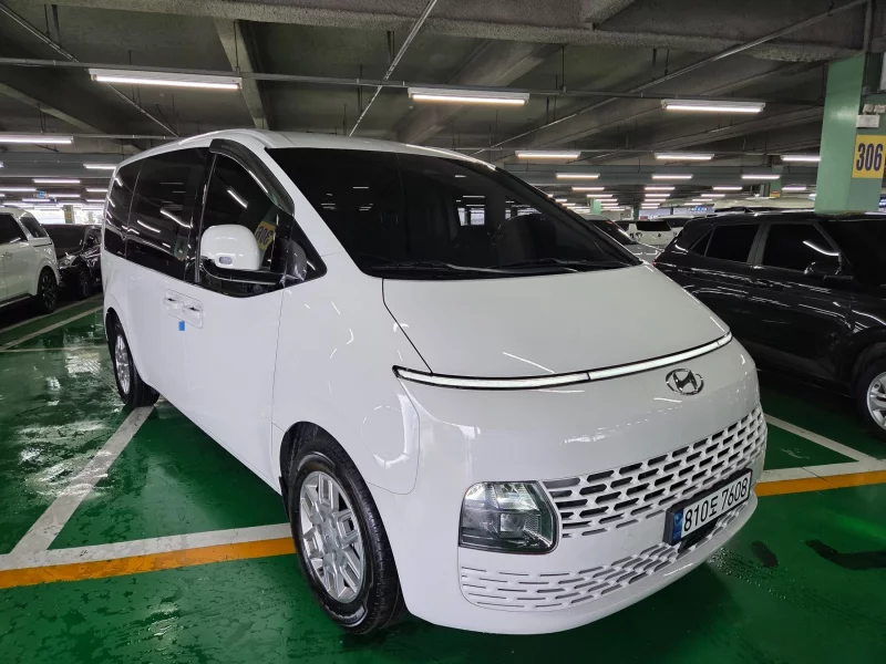 Hyundai Staria