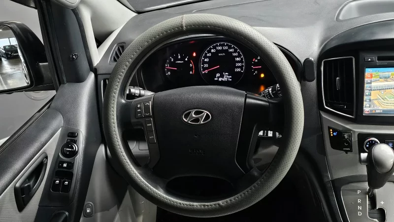 Hyundai Starex