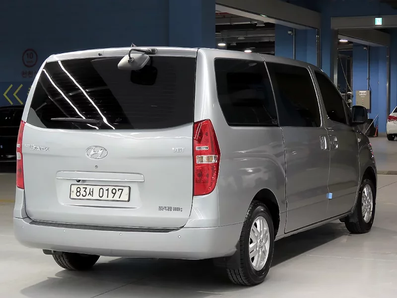 Hyundai Starex