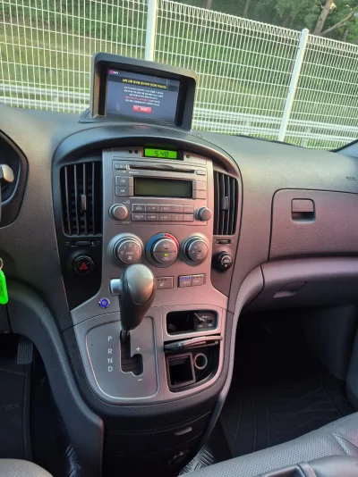 Hyundai Starex