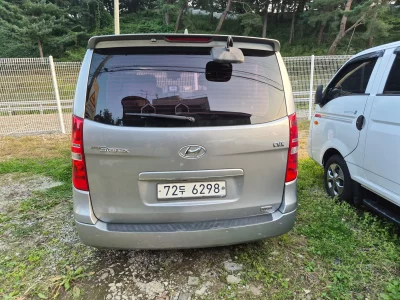 Hyundai Starex